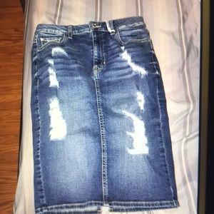 GUESS medium wash Pencil Jean skirt